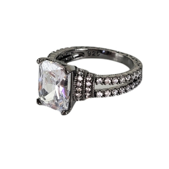 Sterling Silver Gunmetal Black Engagement Ring - Picture 4 of 9